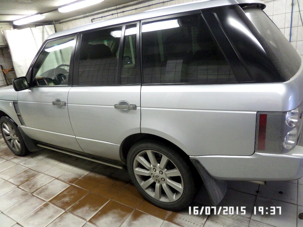 серый Рендж Ровер