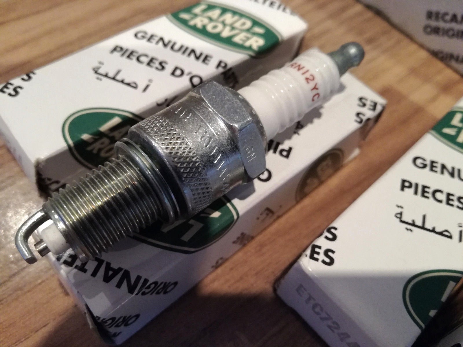 свеча зажигания Ленд Ровер